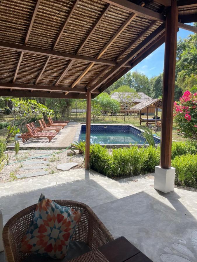 Blue Emocean Dive Resort Moyo Island Экстерьер фото